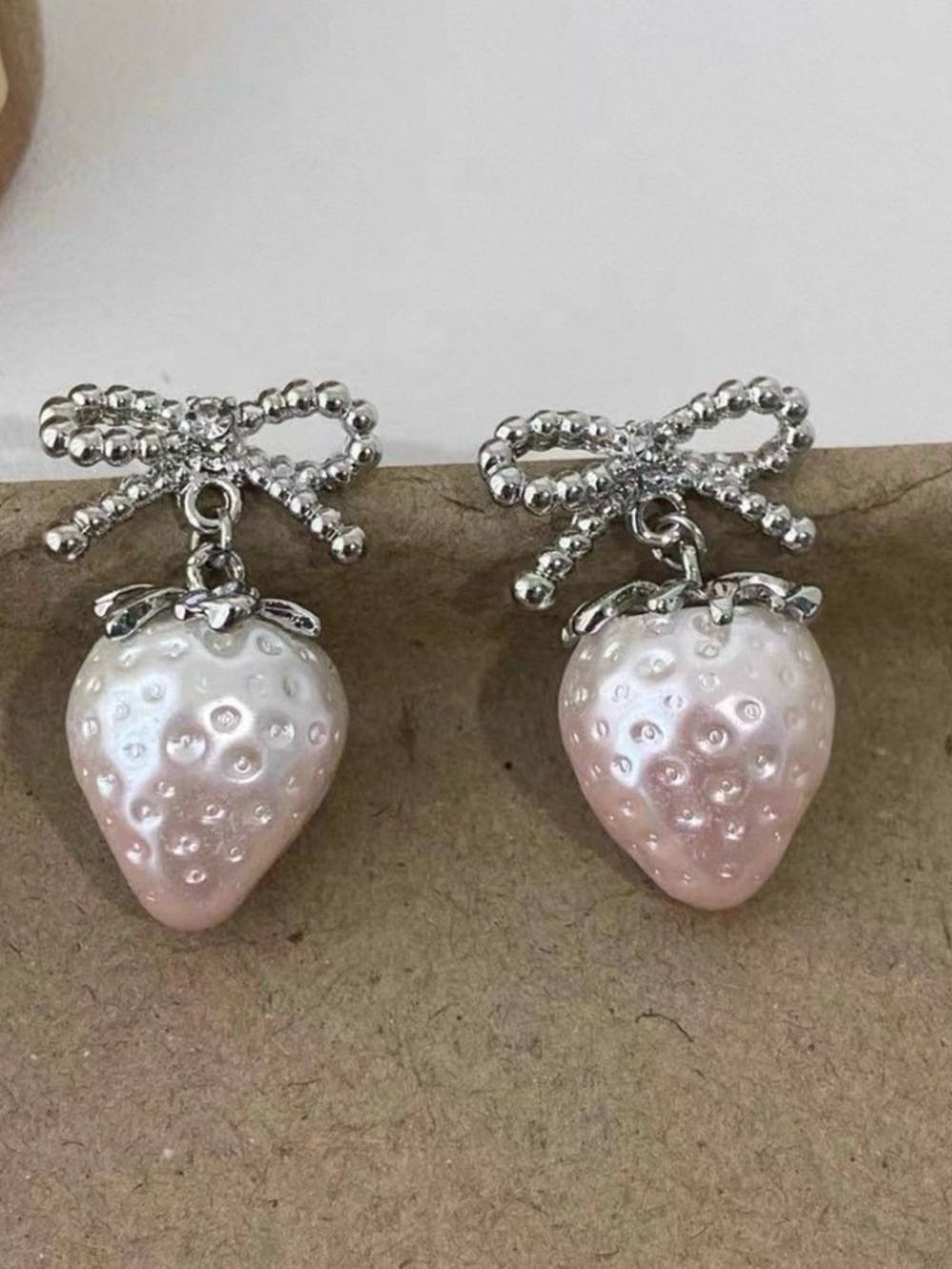 Cute diamond bow gradient strawberry earrings